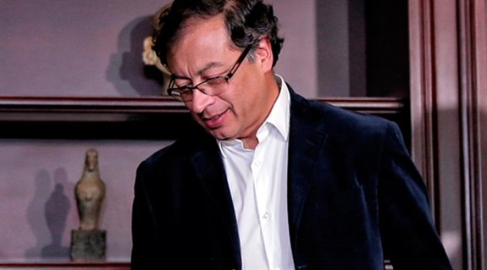 gustavopetro-.jpg