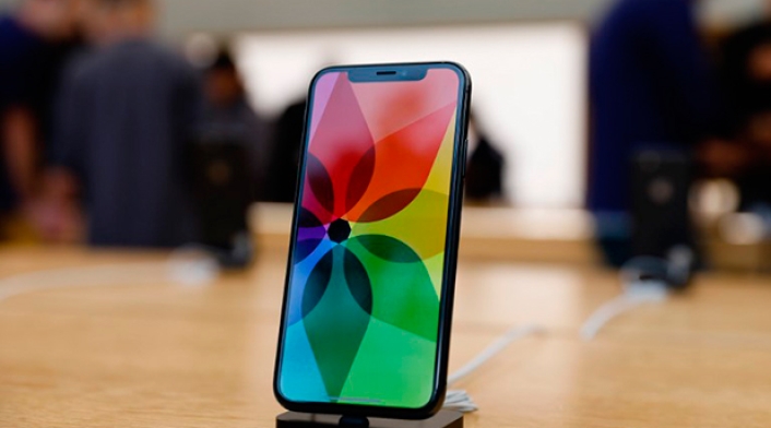 iphoneX-afp.jpg