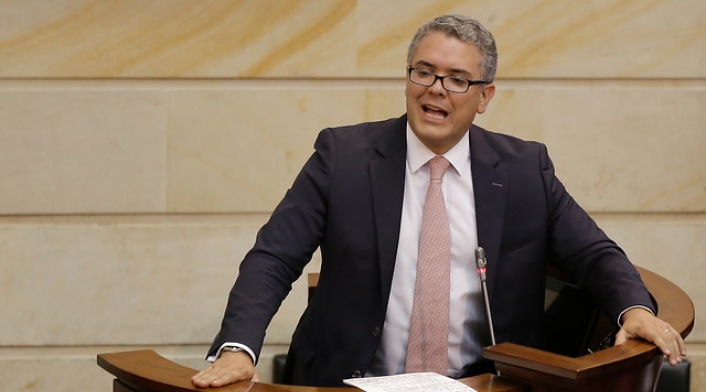ivanduquecolprensalafm.jpg