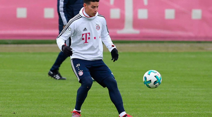 jamesentrenandoconBayernMunich.jpg