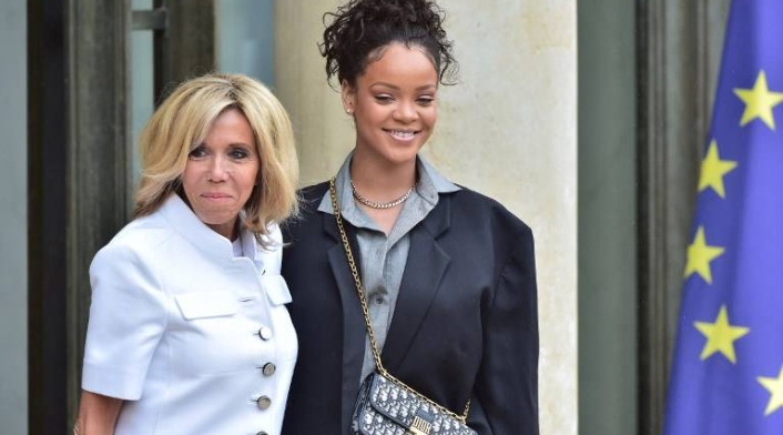 macronrihanna2.jpg