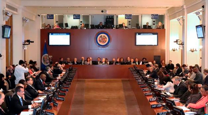 mariaangelaholguin.jpg