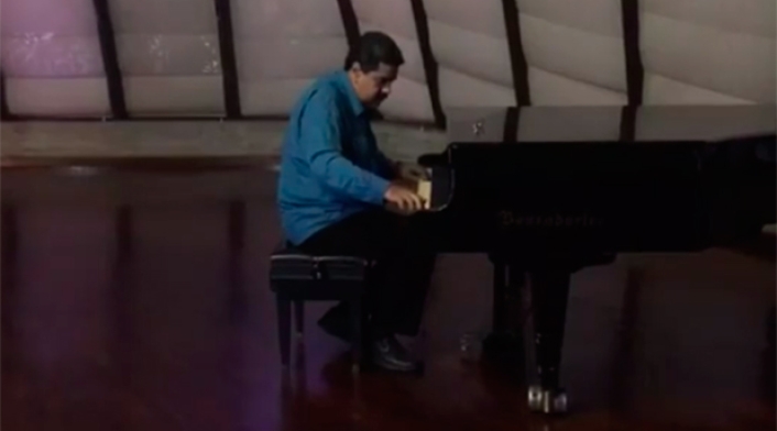 nicolasmaduropiano.jpg