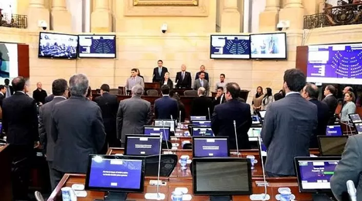Por no haber sesionado desde el pasado 16 de marzo -día de inicio de sesiones ordinarias- hubo una lluvia de críticas para las mesas directivas del Senado y la Cámara. Senado de la República, debate de la JEP
