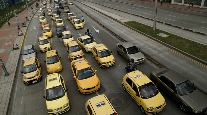 taxistasenbogotacolprensa.jpg