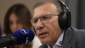 Imagen de Roy Barreras, exembajador de Colombia en Reino Unido, en entrevista con La FM.