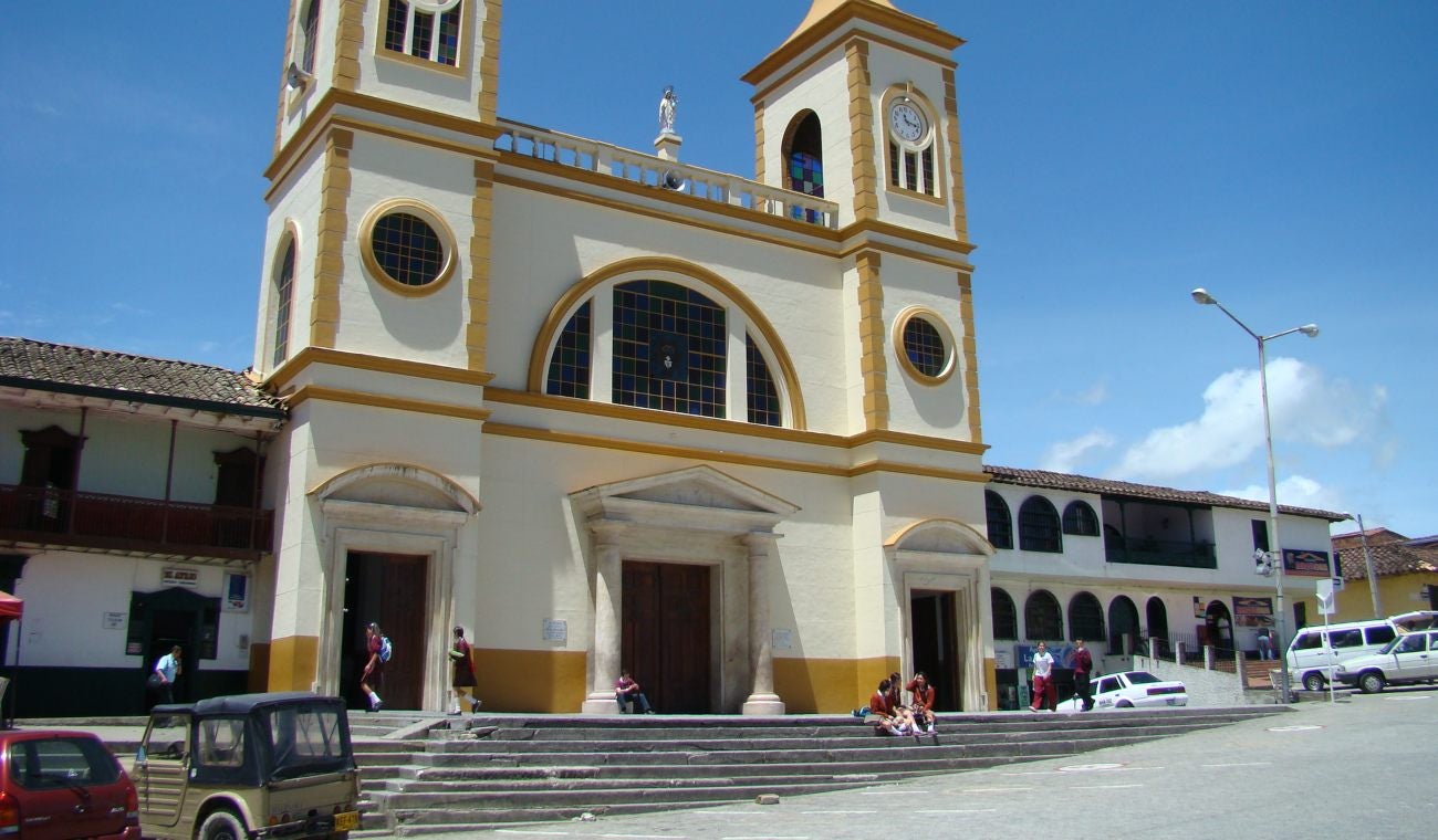 Conmoción en Antioquia tras la muerte de una niña de 8 años por caída de un edificio imagen de la publicación