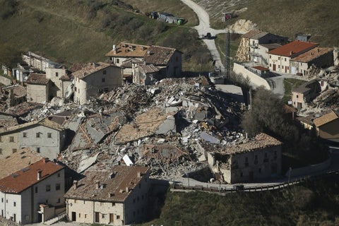 terremoto-italia-Castelluccio-AFP.jpg