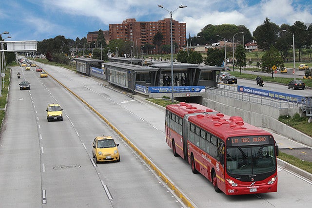 transmileniocalle26refcolprensalafm1.jpg