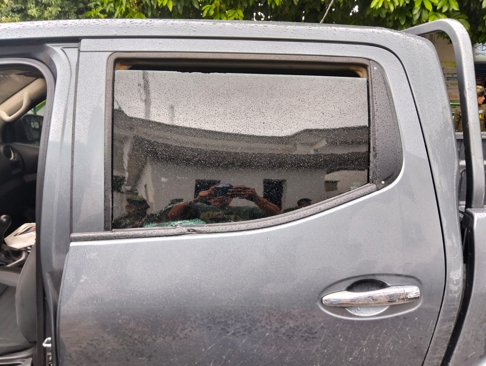 Vehículo afectado en el ataque armado en Caqueta 