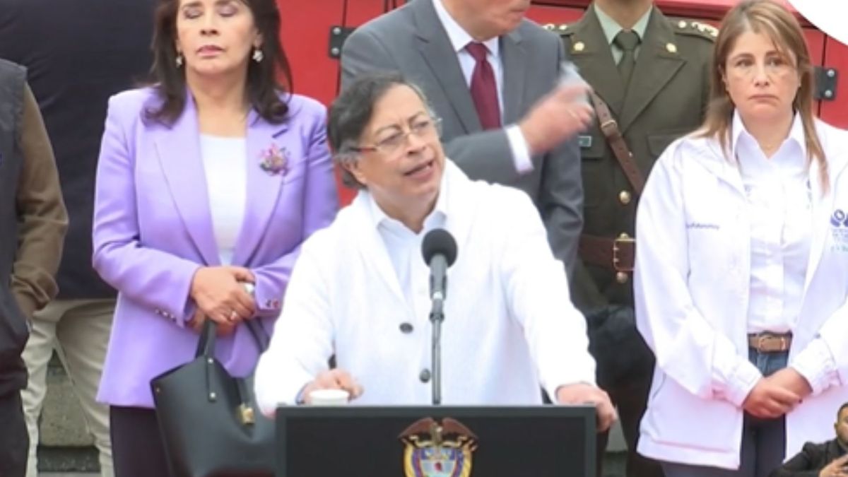 El presidente Gustavo Petro, llega al acto inaugural de las elecciones a la Plaza de Bolívar