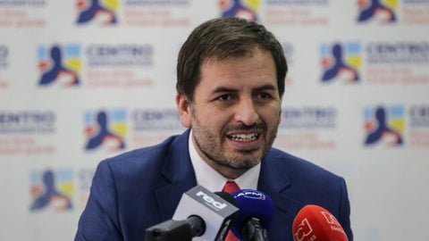 Entre los cambios previstos, el decreto planteaba que los centros de atención primaria en salud fueran la puerta de entrada al sistema y la territorialización de la atención