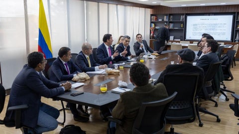 Congresistas del Pacto Histórico se reunieron con el registrador Hernán Penagos para afirmar su compromiso con la transparencia electoral.