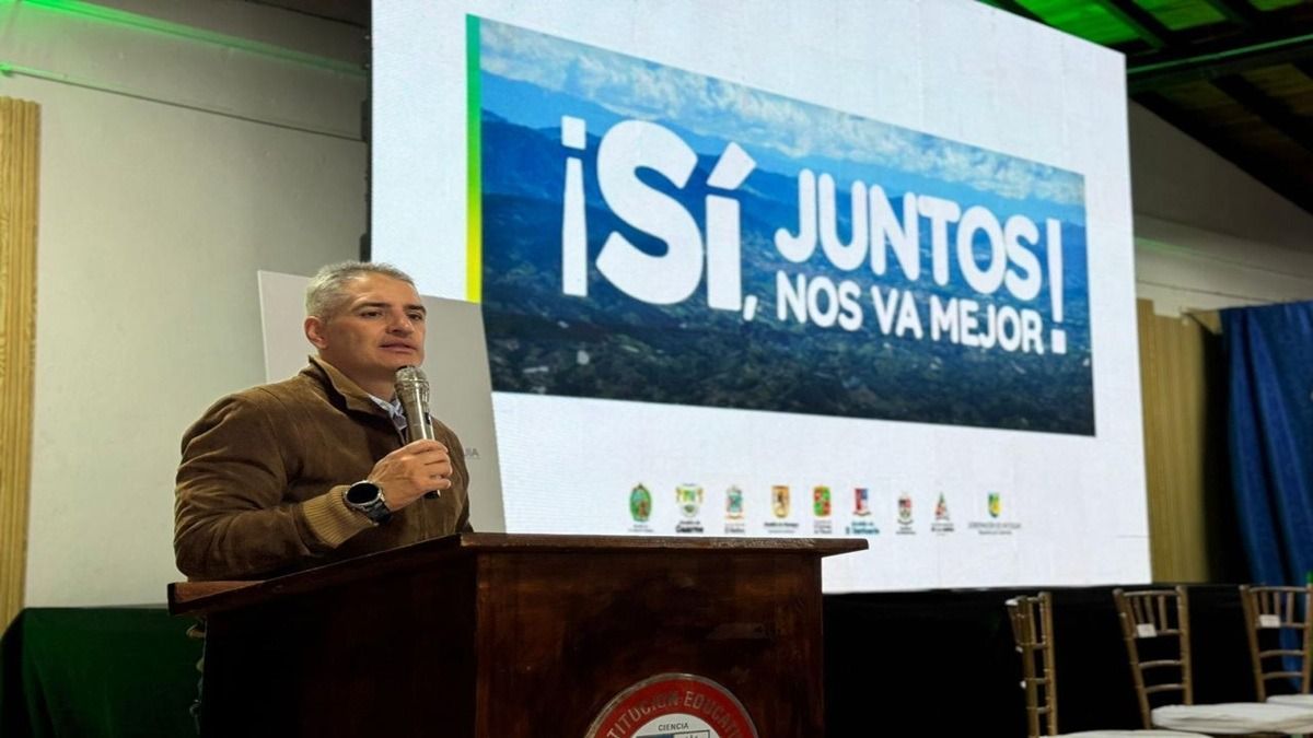 El gobernador de Antioquia, Andrés Julián Rendón.