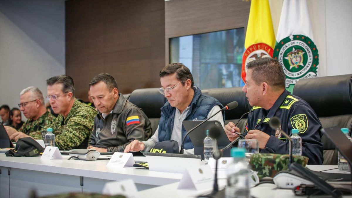 54 mil uniformados acompañan la jornada democrática que se desarrolla en los 32 departamentos