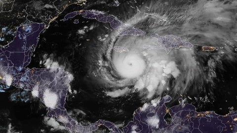 La lentitud con la que se desplaza el huracán Mellisa, preocupa a los expertos.