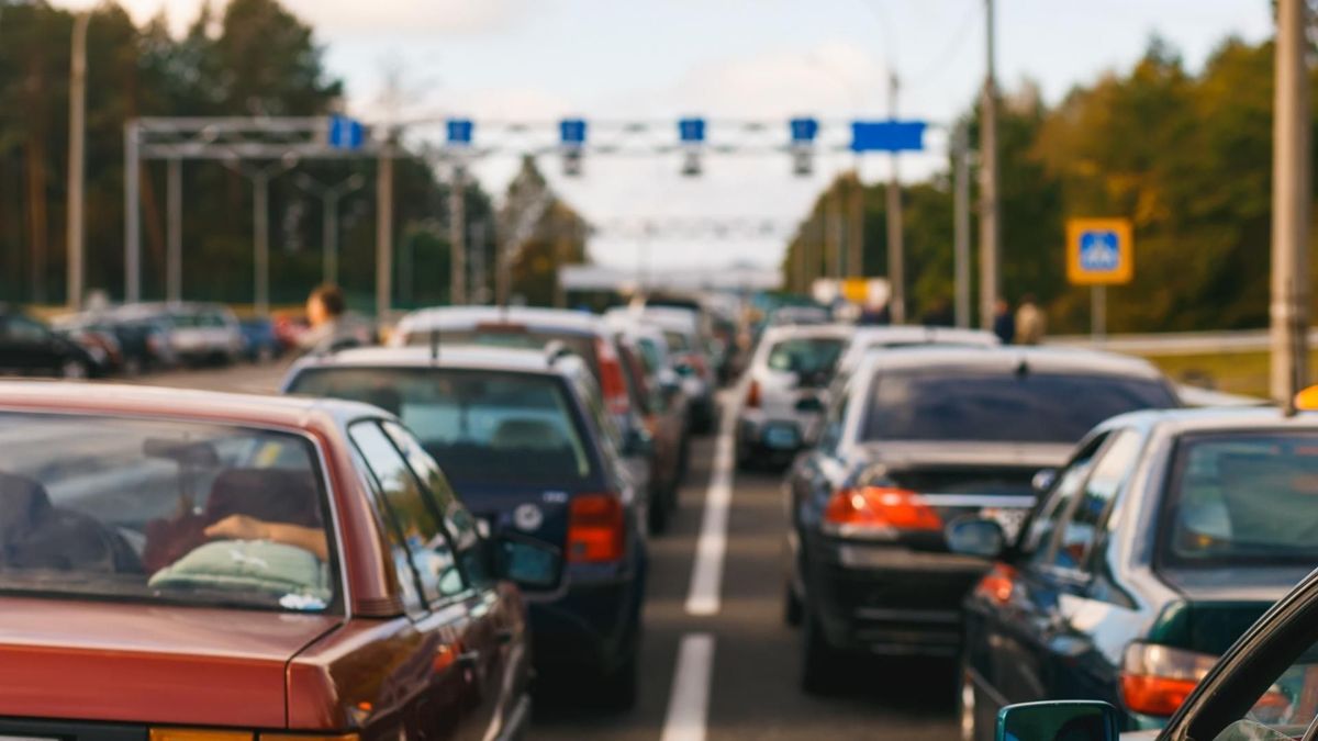 Las 10 ciudades con mayor congestión vial conductores pierden hasta 105 horas al año en el tráfico