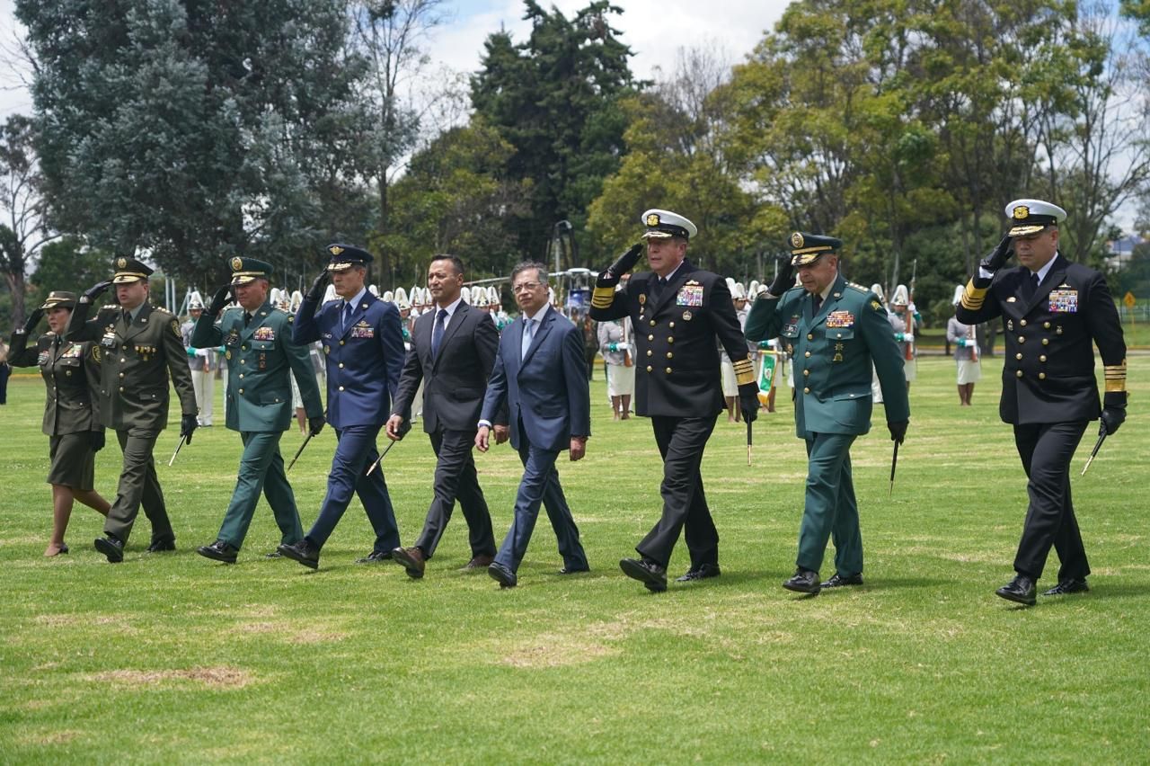 El ministro Pedro Sánchez señaló que no habrá cambios de los máximos comandantes de las Fuerzas Militares.