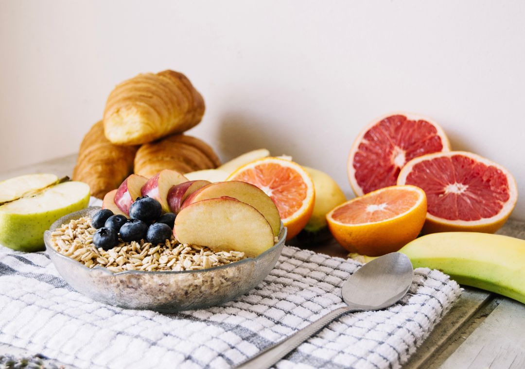 Una alimentación con alto contenido de fibra es clave para prevenir el estreñimiento, mantener la salud intestinal y favorecer el bienestar digestivo.