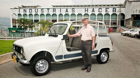 Funcionarios, exempleados y ciudadanos despiden al fundados de Haceb, José María Acevedo Álzate