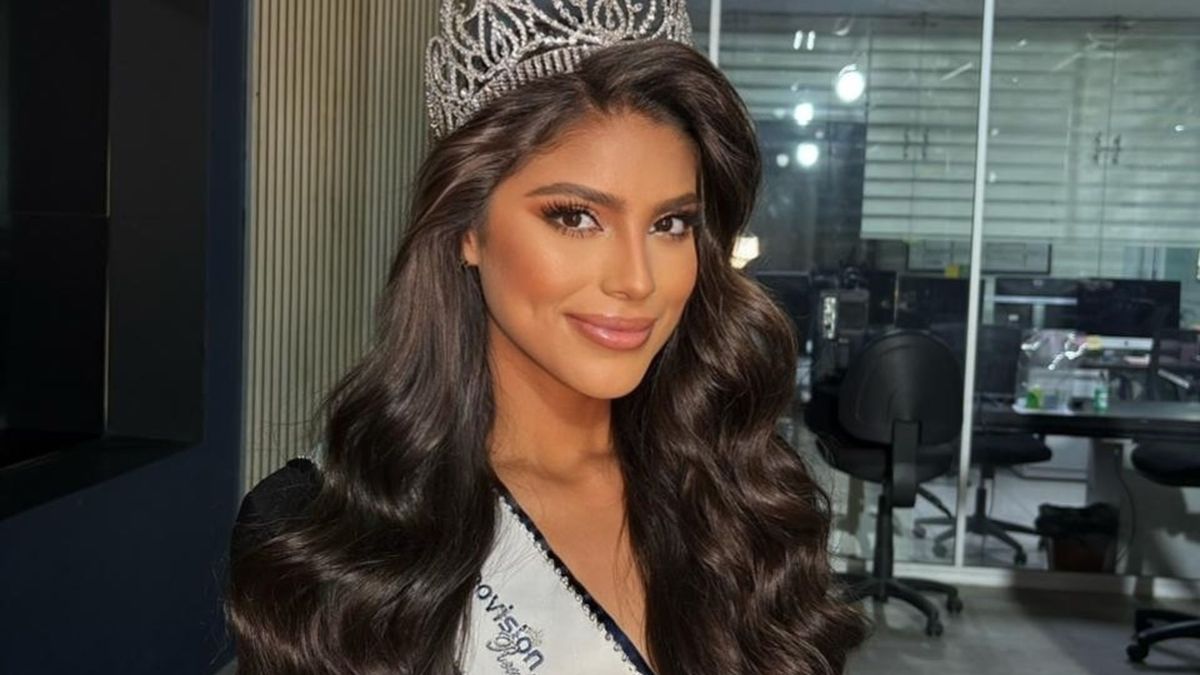 En su comunicado, Gallego explicó que su decisión fue tomada tras la repercusión nacional que tuvieron sus declaraciones en redes sociales.