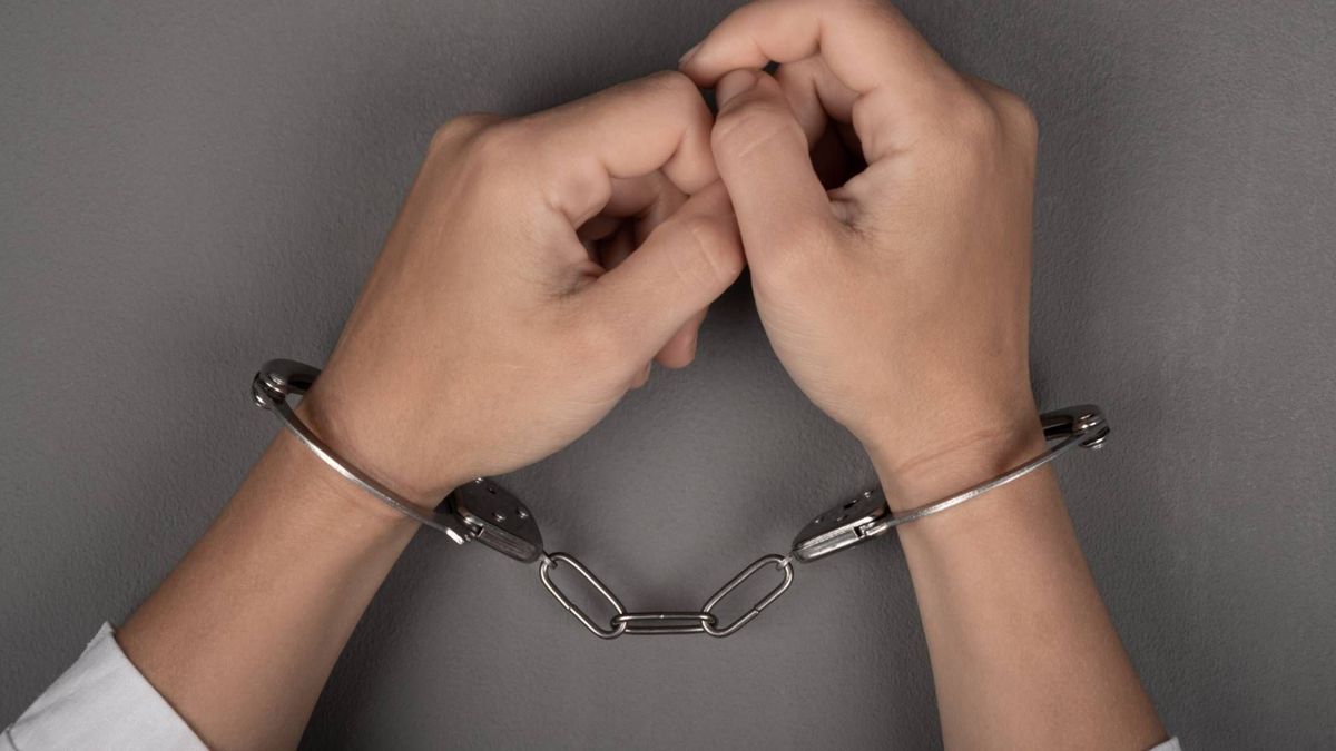 la mujer fue persuadida durante más de dos horas por personal de la Policía de Engativá para que no realizara el acto de lanzarse al río con la bebé.