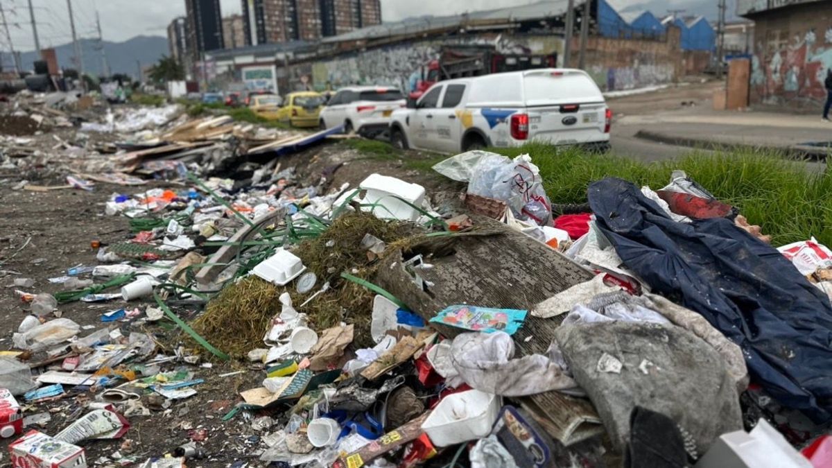 Los habitantes de esa zona de la ciudad están desesperados con la situación de las basuras en su localidad.