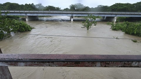 Melissa alcanzó la categoría 5 en la escala Saffir-Simpson, la más alta posible, y provocó inundaciones, deslizamientos de tierra y graves daños