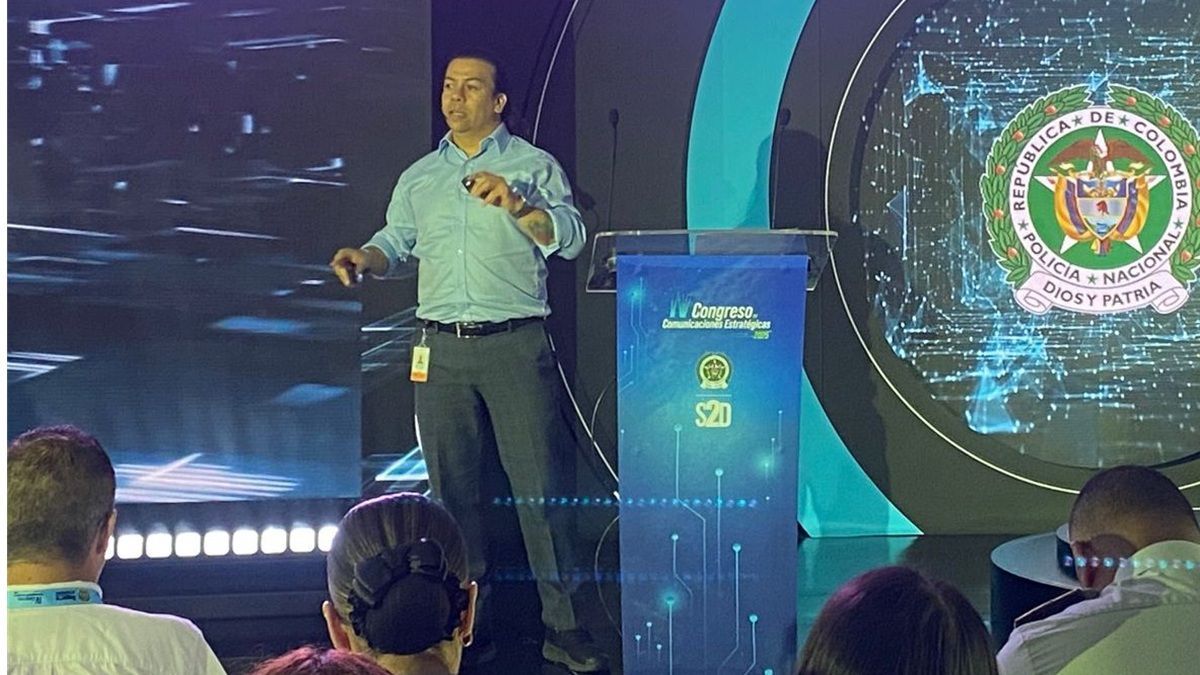 Durante las primeras charlas hablaron sobre la llegada de la inteligencia artificial.