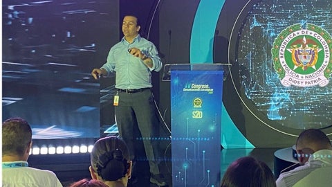 Durante las primeras charlas hablaron sobre la llegada de la inteligencia artificial.