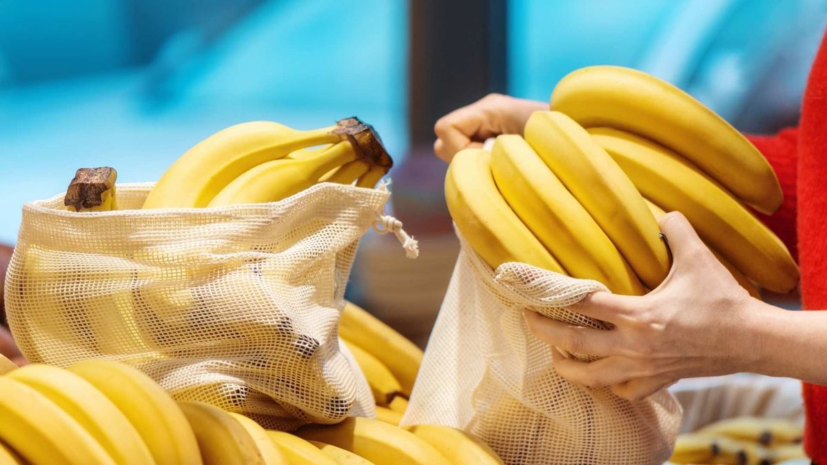 El truco casero para que los bananos duren más y no se manchen