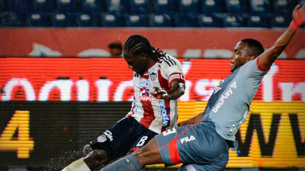 Santa Fe venció 1-2 a Junior en Barranquilla y mantiene vivas sus opciones de clasificar