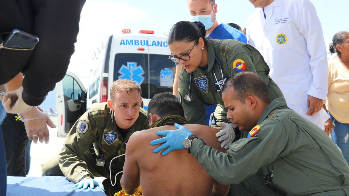 Imagen de los militares heridos en atentado en Amalfi. Tras el derribo de la aeronave, circularon en redes sociales videos grabados por campesinos de la zona, en los que se observa el momento en que el helicóptero pierde estabilidad y cae.