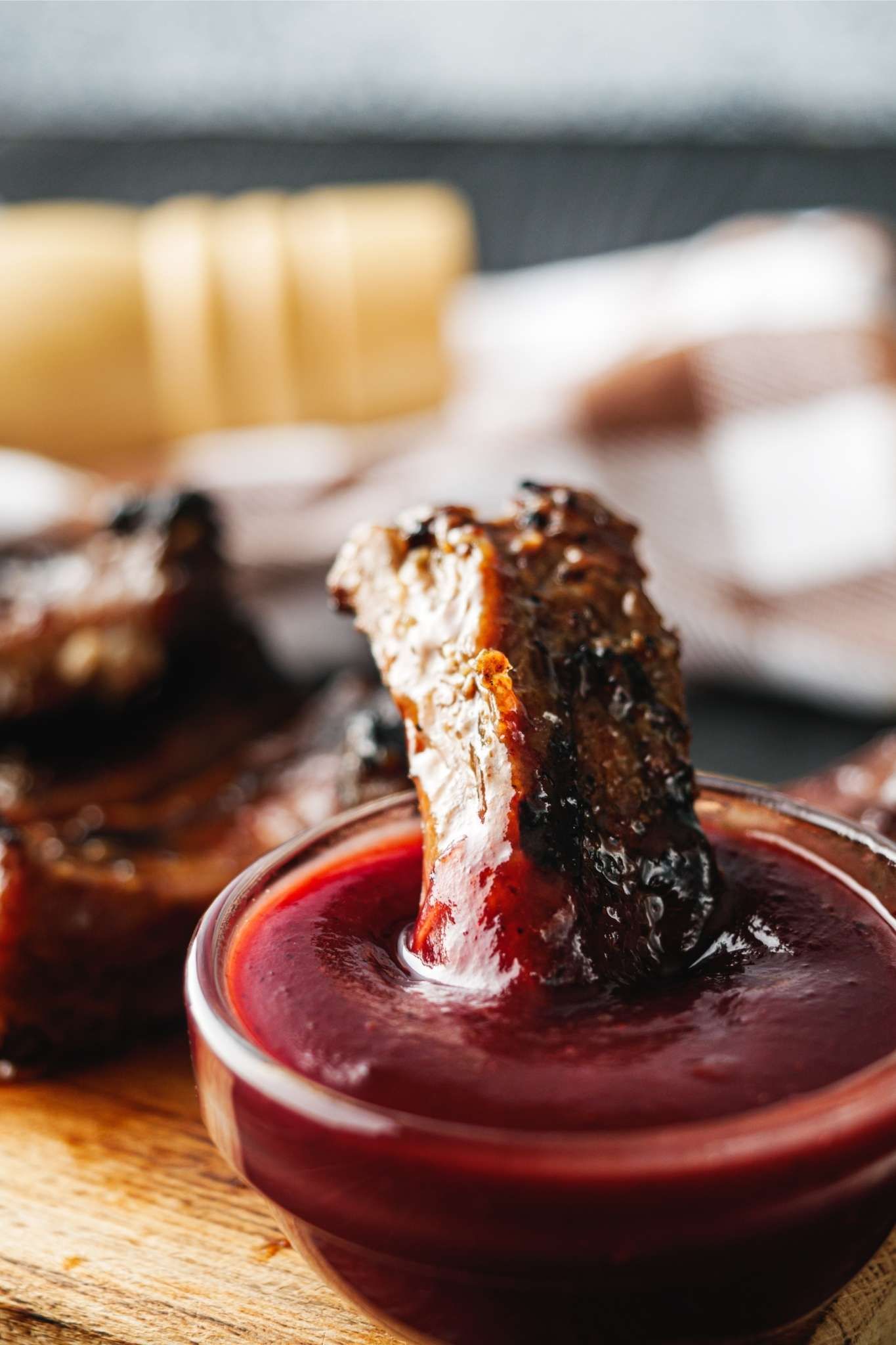 El secreto para que el asado a la parrilla salga más tierno: ni ajo ni chimichurri