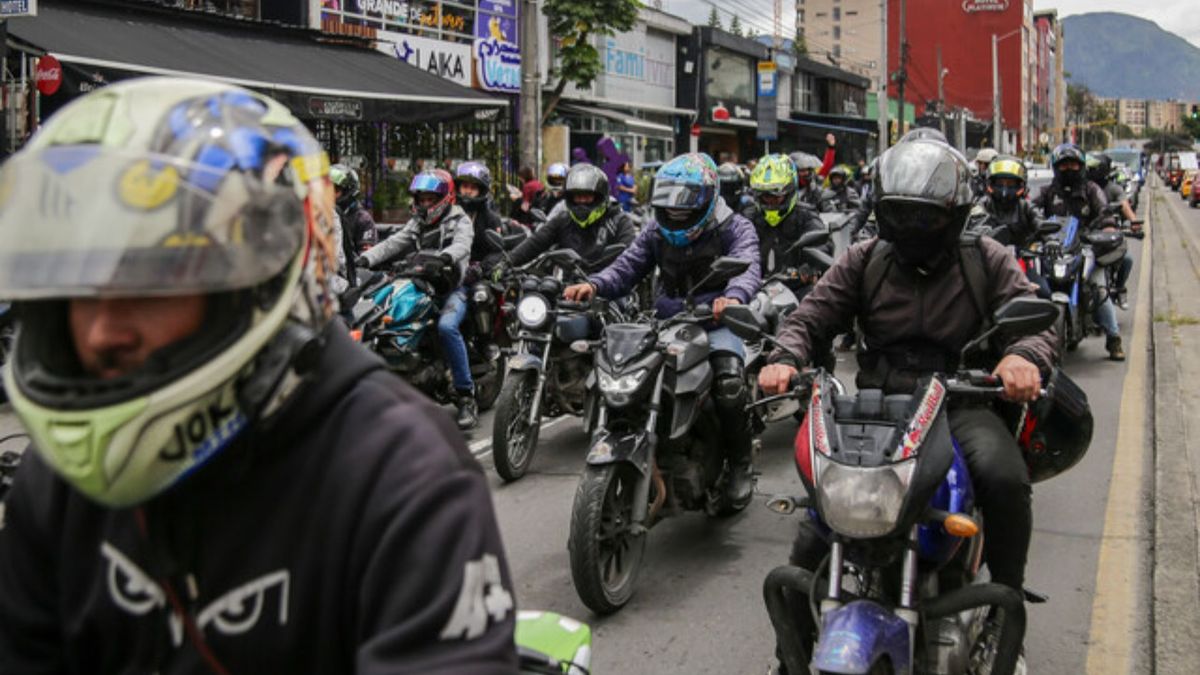 Moteros tienen restricciones en Bogotá en el fin de semana de Halloween