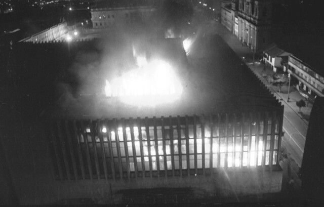 La retoma del Palacio de Justicia fue muy fuerte. Consecuencia de ello más de 90 personas murieron y otras doce desaparecieron.