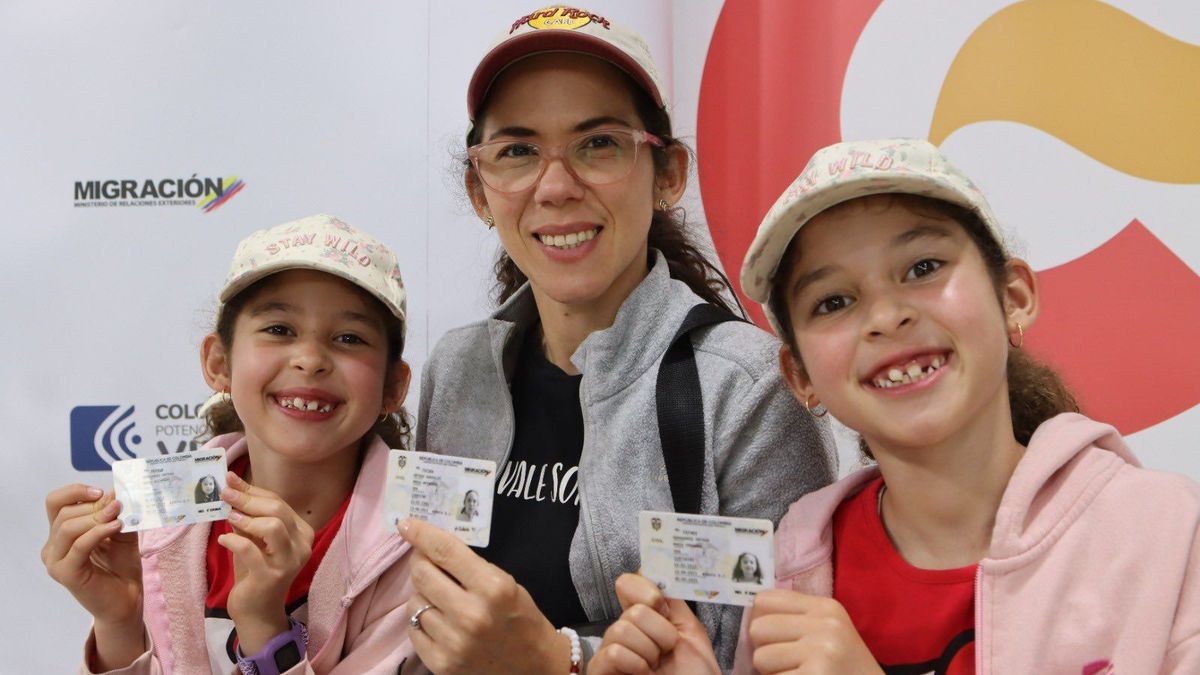 Migración Colombia y el Instituto Colombiano de Bienestar Familiar (ICBF) presentaron el primer boletín “Garantía de los derechos de la niñez migrante”. El informe ofrece una radiografía inédita sobre la situación de niños, niñas y adolescentes migrantes, refugiados y retornados en el país.