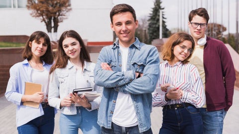 Estudiantes universitarios