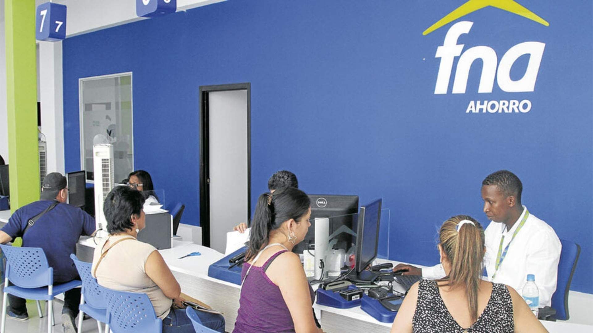 ¿Cuáles son los requisitos mínimos del FNA para financiar el 100 % de una vivienda en Colombia?