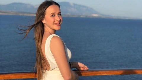 Rinden homenaje a la joven que murió en Cali tras un reto de licor en una discoteca