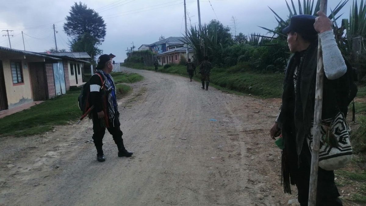 Hombres armados al margen de la ley hacen presencia en las comunidades . Zona Rural Silvia Cauca