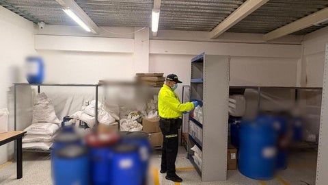 Autoridades desmantelan dos bodegas clandestinas de medicamentos en Bogotá