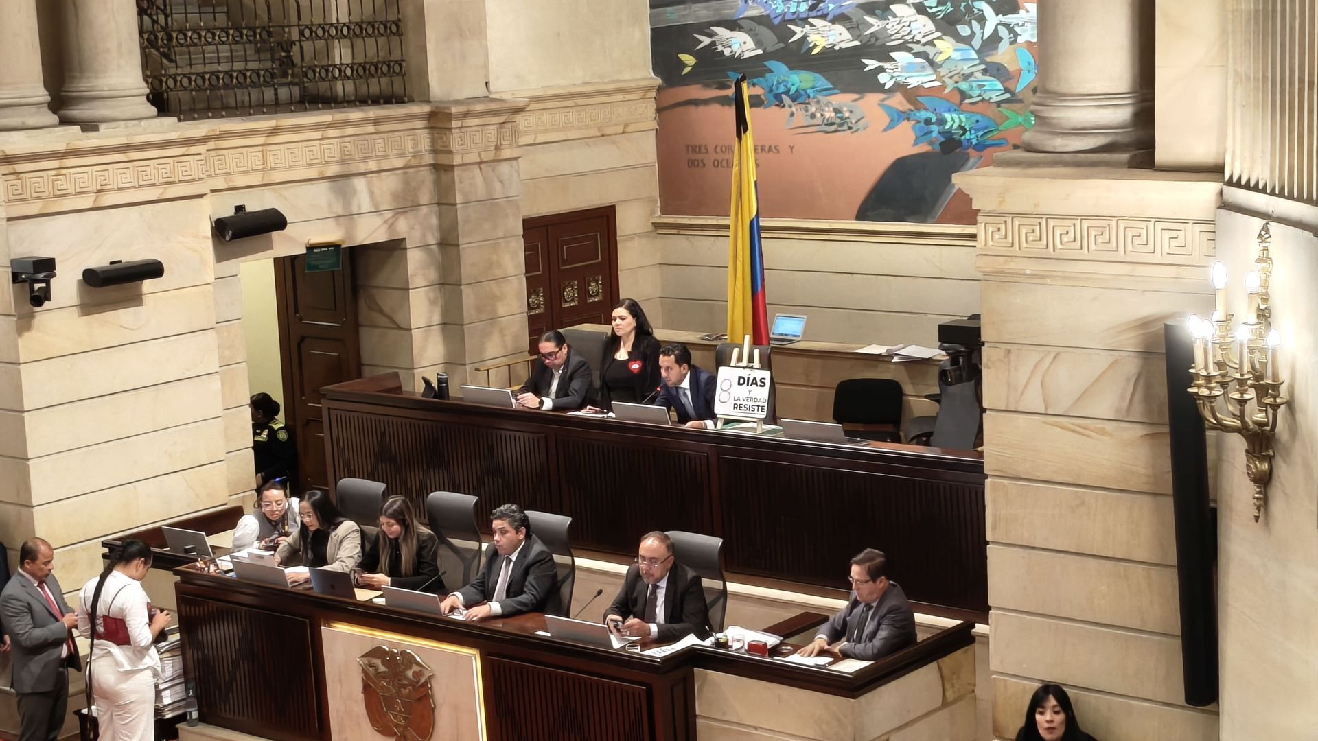 Julián López presidiendo la plenaria de la Cámara de Representantes en la sesión del 4 de noviembre, una semana después de la suspensión del Partido de la U en su contra.