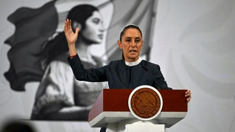 Claudia Sheinbaum fue acosada durante recorrido en el centro de Ciudad de México