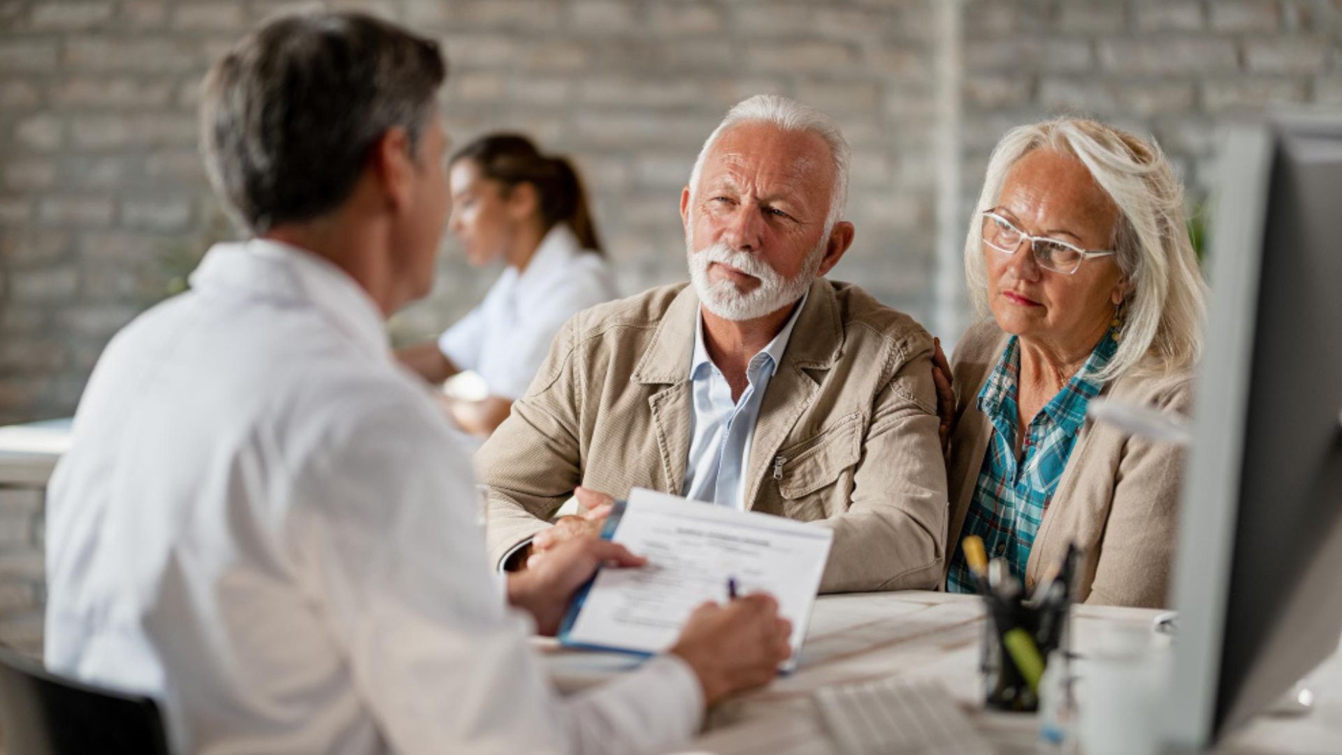 La entidad dispone de varios medios para atender solicitudes y orientar a sus afiliados.