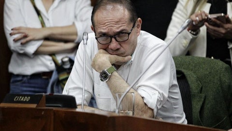 El ministro del Trabajo, Antonio Sanguino, asiste a un debate para defender las reformas sociales del Gobierno.