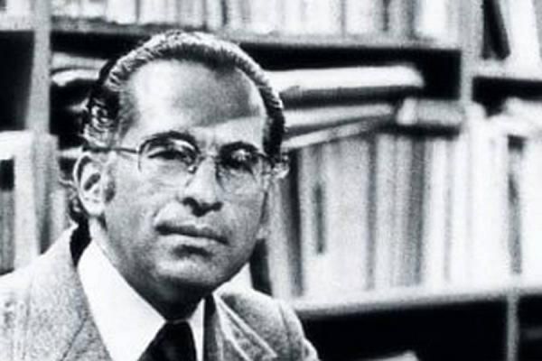 El presidente de la Corte Suprema, Alfonso Reyes Echandía, pidió detener el fuego desde su cautiverio dentro del Palacio.