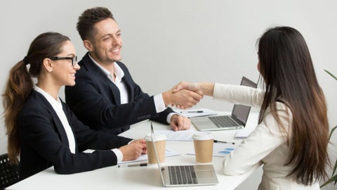 La convocatoria es para diferentes sectores económicos, lo que permite que participen tanto quienes tienen formación técnica o profesional como quienes cuentan con estudios básicos.