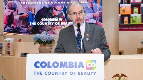 Embajador de Colombia en China, Sergio Cabrera.
