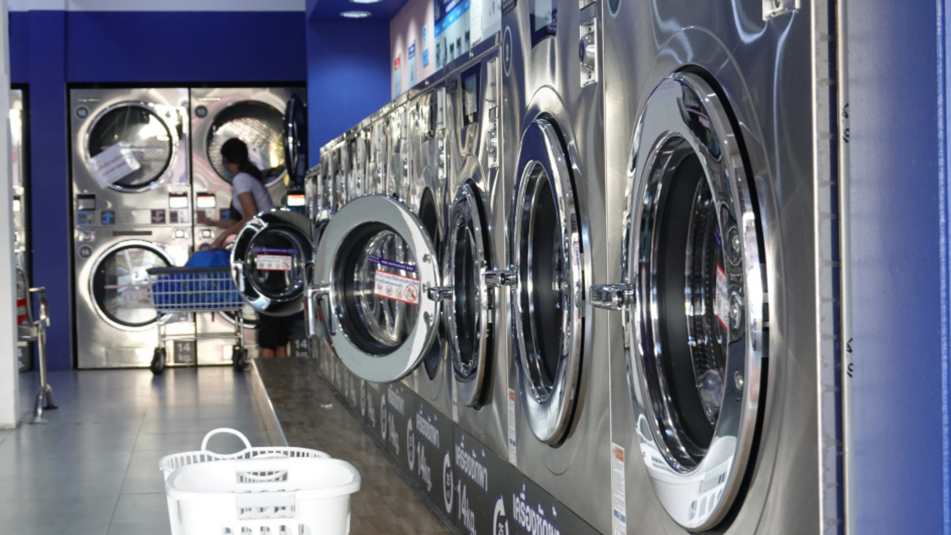 Buscar lavadoras baratas con palabras clave como oferta y liquidación ayuda a encontrar descuentos reales.